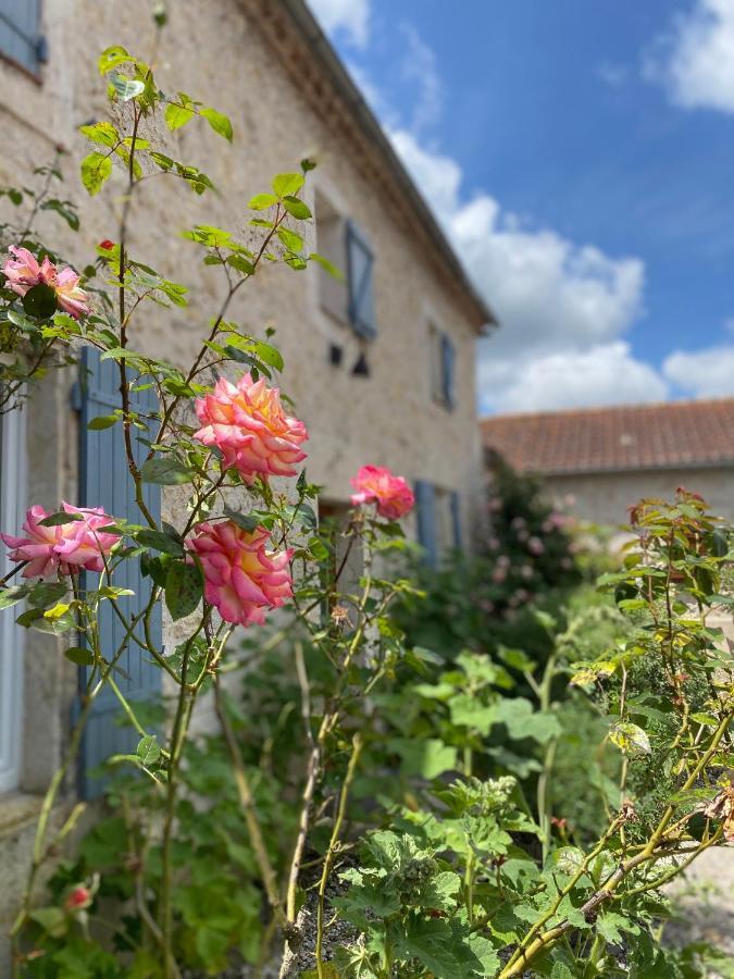 Hotel Domaine De Villot Sainte-Colombe-de-Villeneuve Exterior foto