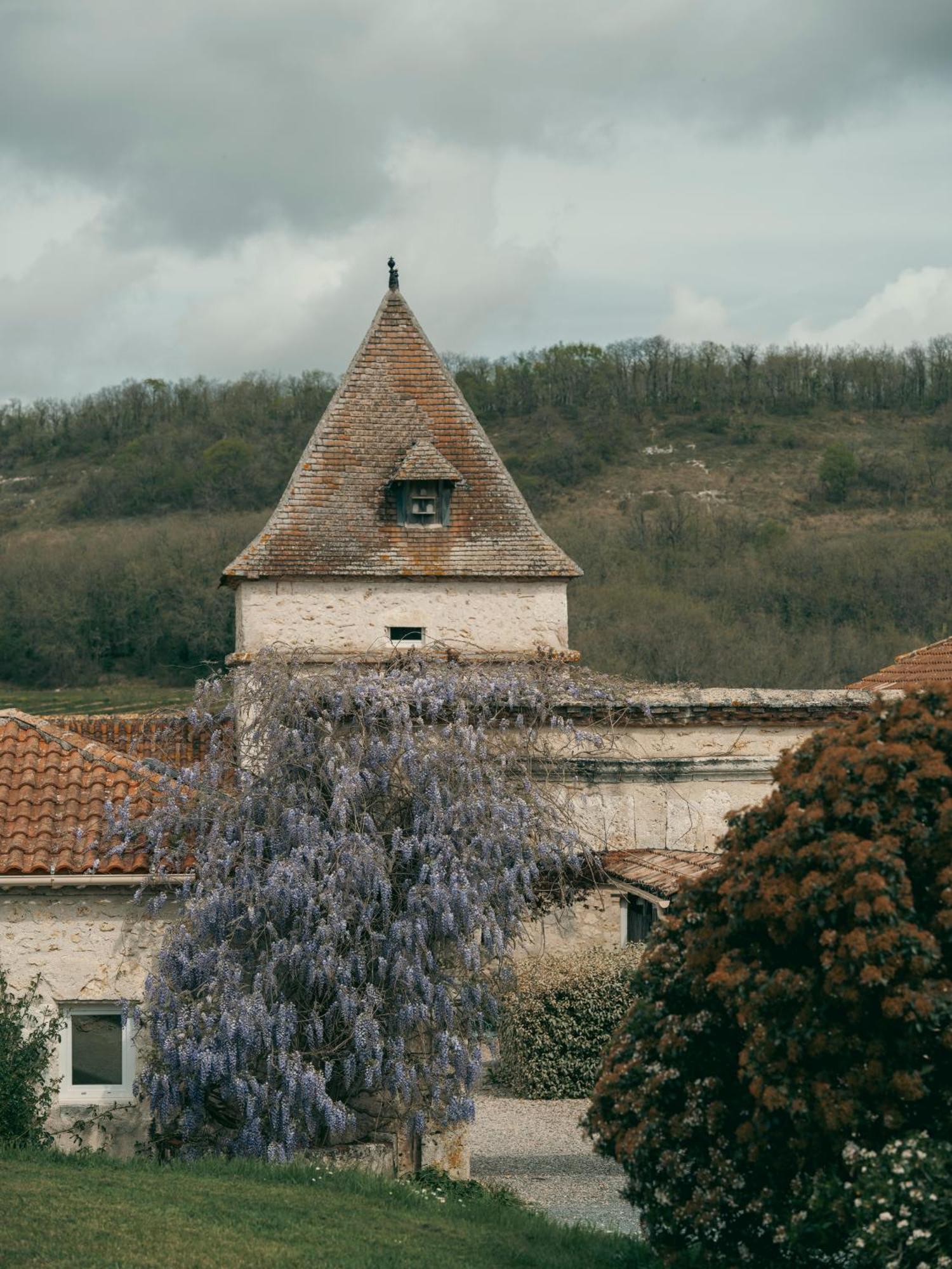 Hotel Domaine De Villot Sainte-Colombe-de-Villeneuve Exterior foto